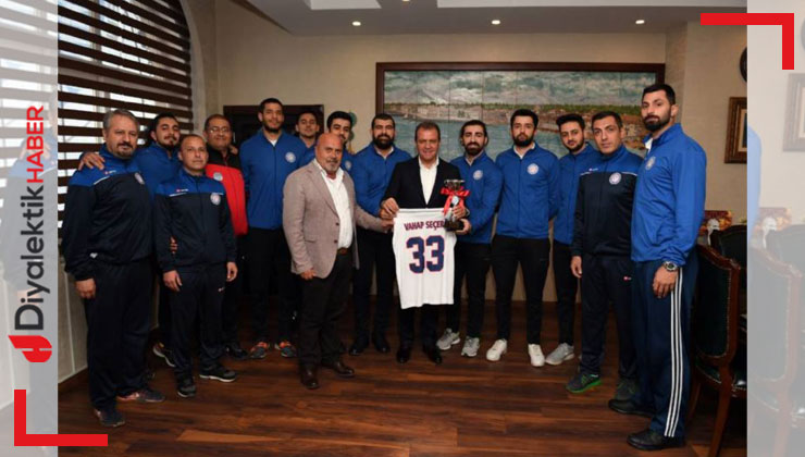 Mersin Büyükşehir Belediyesi Gençlik ve Spor Kulübü Erkek Basketbol Takımı Yarı Finalde