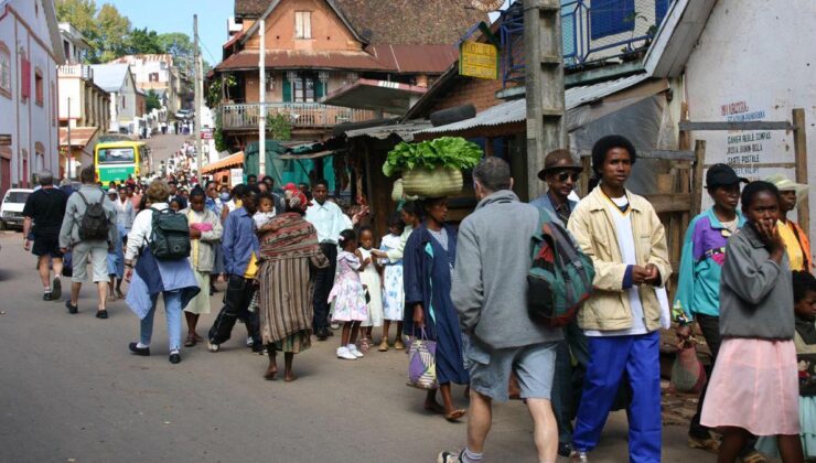 Madagaskar’da son 40 yılın en ağır kuraklığı: 27 milyon nüfuslu ülkede halk çekirge ve kil yiyerek hayatta kalmaya çalışıyor