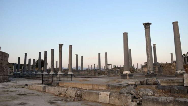 Perge Antik Kenti’nde devam eden arkeolojik kazılar 75. yılını doldurdu