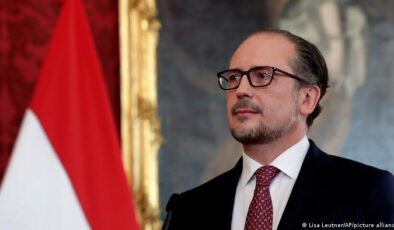 Kurz, yolsuzluk soruşturması sonrası istifa etmişti; Avusturya’nın yeni başbakanı göreve başladı