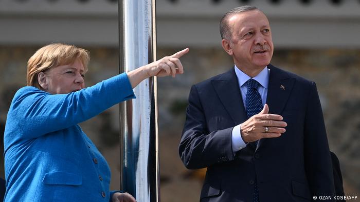 Merkel’den başkanlık sistemi hakkında tepki