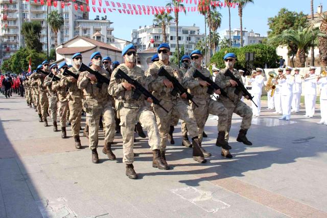 Cumhuriyetimizin 98. Kuruluş Yıl Dönümü Mersin'de Coşkuyla Kutlandı