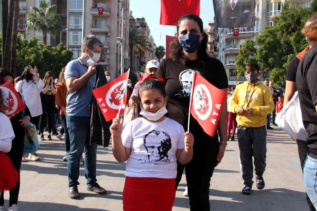 Cumhuriyetimizin 98. Kuruluş Yıl Dönümü Mersin'de Coşkuyla Kutlandı