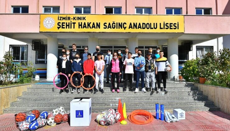 İzmir Büyükşehir Belediyesi’nden 30 ilçede 1500 okula spor desteği