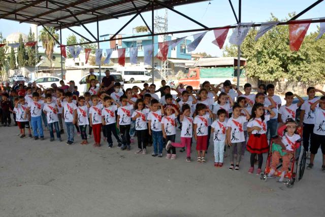 Büyükşehir Belediyesi kreşlerindeki minikler cumhuriyet coşkusu yaşadı