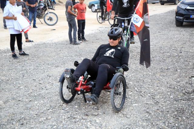 Atatürk'ü ziyaret etmek için Mersin'den Ankara'ya pedal çeviriyorlar