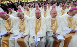 Katolik Kilisesi istismara uğrayan mağdurlara tazminat ödeyecek