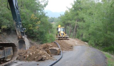 Adana Büyükşehir çalışıyor, kentin sorunları çözülüyor