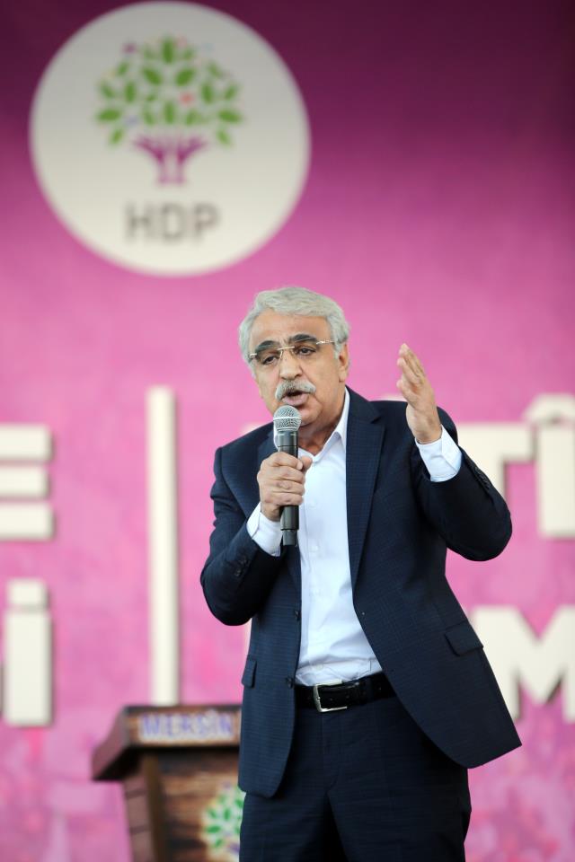 HDP Eş Genel Başkanı Sancar, partisinin Mersin mitinginde konuştu