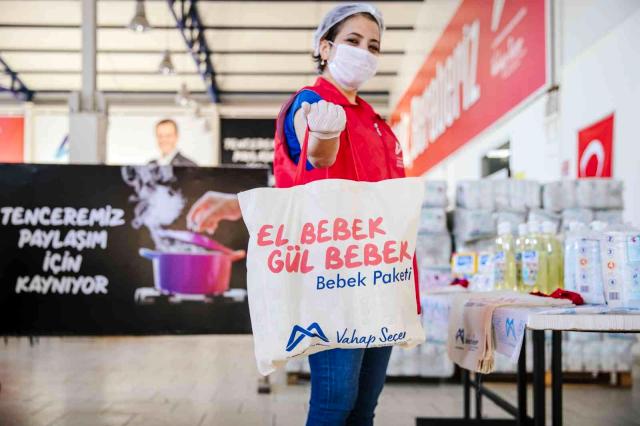 Mersin Büyükşehir'den Bebek Sahibi Ailelere Dar Günde Destek: El Bebek Gül Bebek 