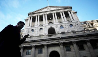 İngiltere Merkez Bankası, artan enflasyon karşısında faiz artırdı
