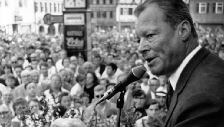 Spiegel: Eski Almanya başbakanı Willy Brandt, ABD ordu istihbaratı muhbiriydi