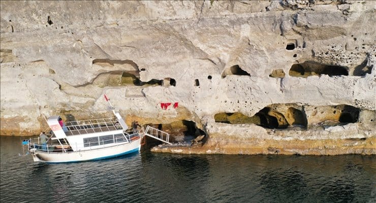 Kuraklık, Keban Barajı’nın suları altında kalan Hastek Kalesi’nin tüm katlarını ortaya çıkardı