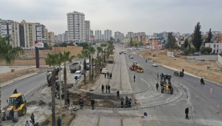 Adana Büyükşehir, trafiğin sıkıştığı 26 noktada çalışma yapıyor