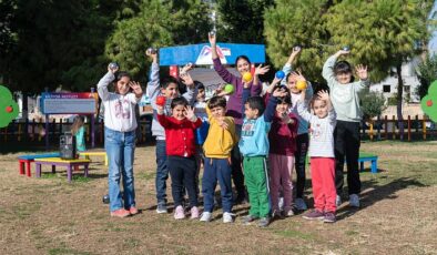 Mersin Büyükşehir Belediyesi, Etkinlik ve Sanat Merkezinde çocuklar her pazar sahilde bocce oynuyor