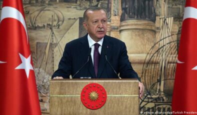 Erdoğan: Hiçbir emekli 2 bin 500 liradan aşağı maaş almayacak; memur zammı yüzde 30,5 oldu