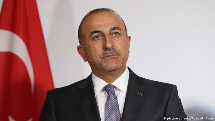 Bakan Çavuşoğlu: Kıyıdaş olan, olmayan bütün ülkeleri boğazlardan savaş gemisi geçirmemesi konusunda uyardık