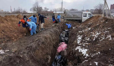 Zelenski, Rus ordusunu soykırımla suçladı