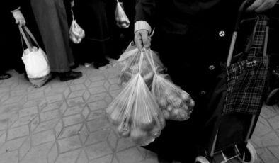 DİSK-AR: Resmi enflasyonun yüzde 60’ı gıda enflasyonunun yüzde 70’i aştığı Mart 2022’de asgari ücret zammı erimiş oldu