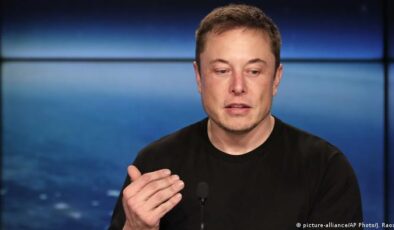 Elon Musk, Twitter hissesi aldı, şirket borsada yükselişe geçti