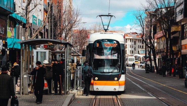 ESKİŞEHİR BÜYÜKŞEHİR’DEN TRAMVAYLARA ÖZEL DÜZENLEME￼￼