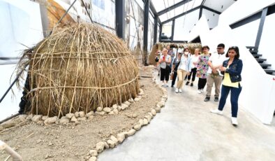 İzmir’de kent turları yoğun ilgi görüyor