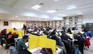 Kayseri Büyükşehir, 115 Bin Kitap ile Kitapseverlere Hizmet Veriyor