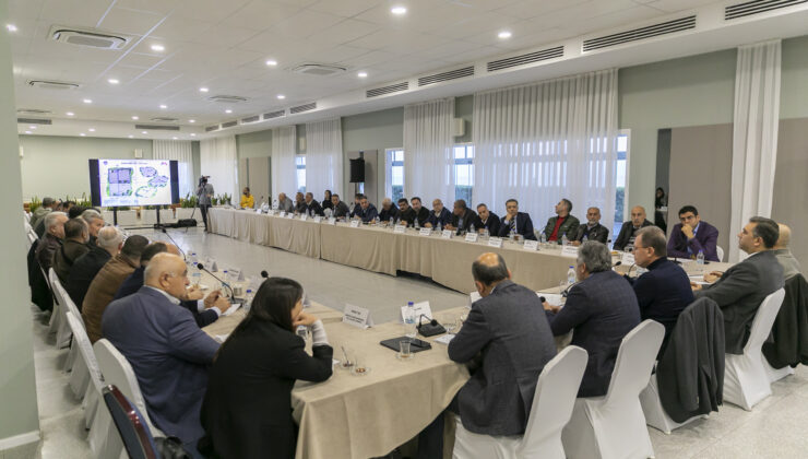 <strong>BAŞKAN SEÇER, DEPREMİN YAŞANDIĞI 10 İLİN YÖRE DERNEK BAŞKANLARIYLA BULUŞTU</strong>