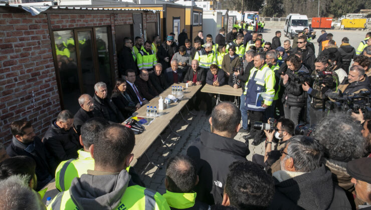 <strong>SEÇER, CHP LİDERİ KILIÇDAROĞLU İLE HATAY’A GİDEREK İNCELEMELERDE BULUNDU</strong>