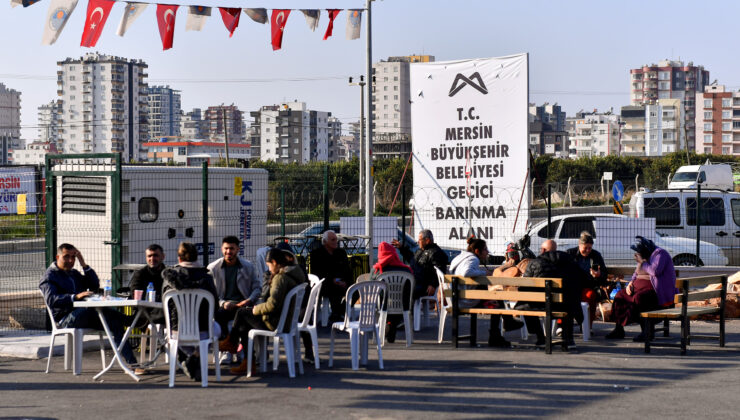 <strong>ERDEMLİ HALİ GEÇİCİ BARINMA ALANINDA DEPREMZEDELERİN TÜM İHTİYAÇLARI KARŞILANIYOR</strong>