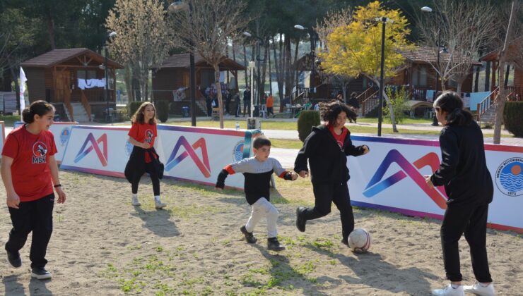 <strong>MERSİN BÜYÜKŞEHİR, 7 BİN 500 DEPREMZEDEYE BARINMA ALANI SAĞLADI</strong>