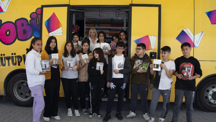 KİTOBÜS SAYESİNDE BİNLERCE ÖĞRENCİ KİTAPLA BULUŞUYOR