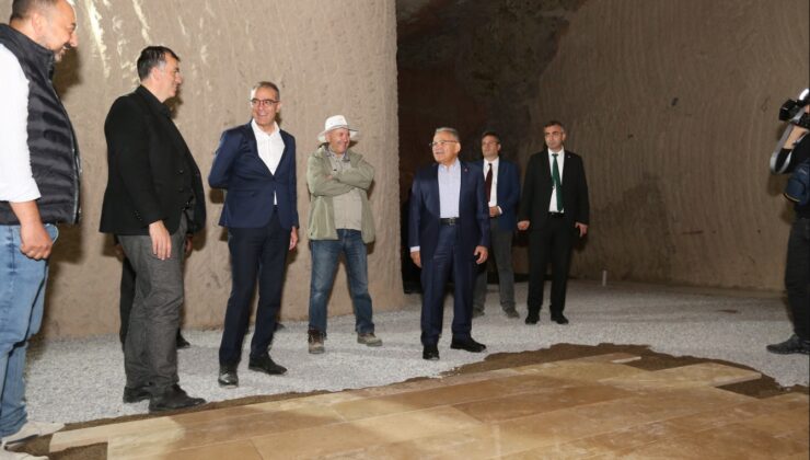 Büyükkılıç, Türkiye’nin En Büyük Kayadan Oyma Müzesinde İncelemelerde Bulundu