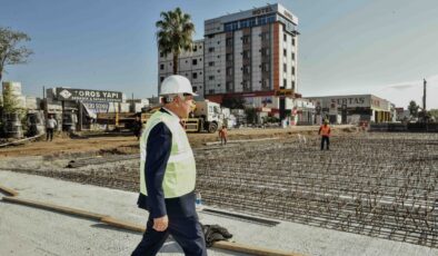 Adana’da Yeni Yollar, Altgeçitler Yapılıyor, Halkın Sorunları İlk Ağızdan Dinleniyor