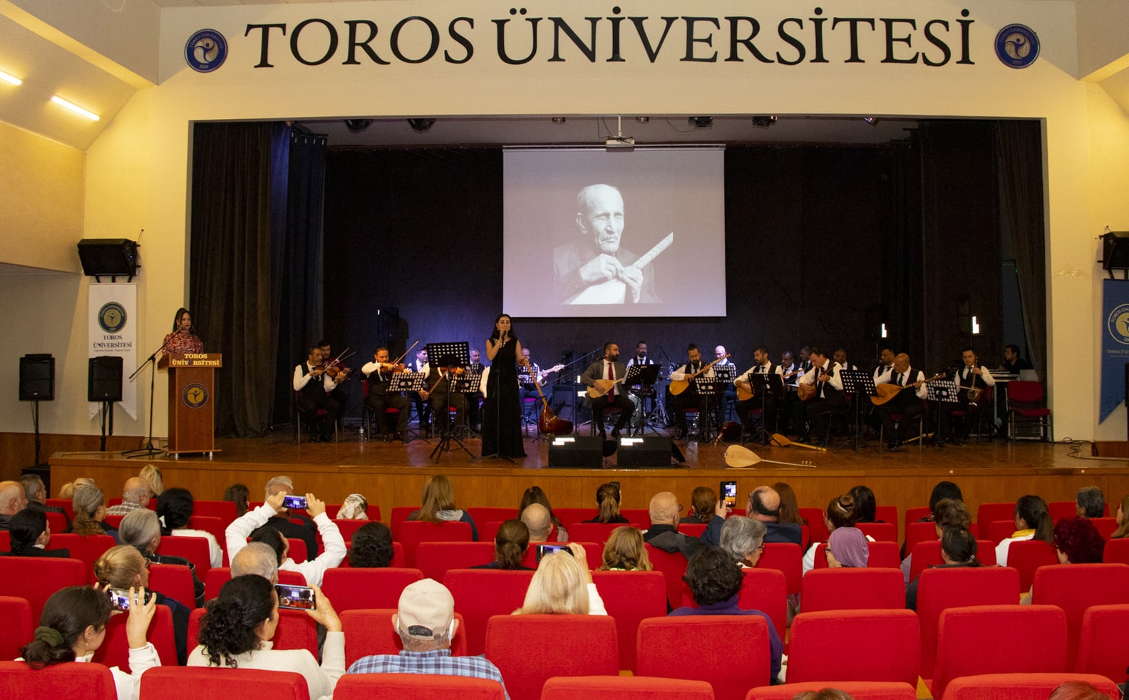 Mersin Büyükşehir Belediyesi Türk Halk Müziği Topluluğu’ndan Unutulmaz Aşık Veysel Anma Konseri