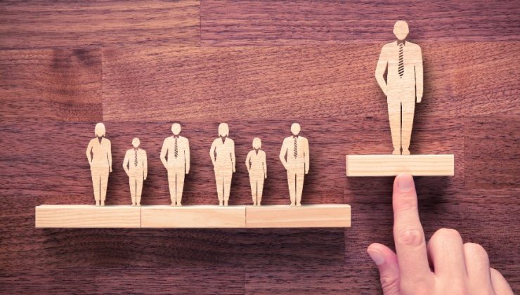 BÜYÜKŞEHİR’DE LİYAKAT ESASLI DEĞİŞİM…