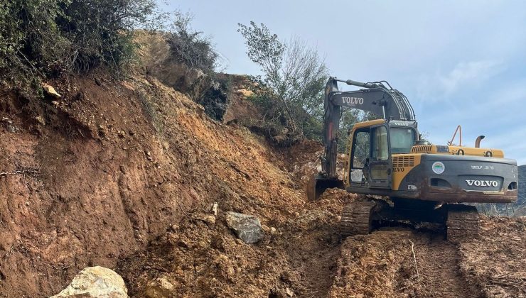 TOROSLAR BELEDİYESİ KIRSALDA ULAŞIM GÜVENLİĞİNİ ARTIRIYOR