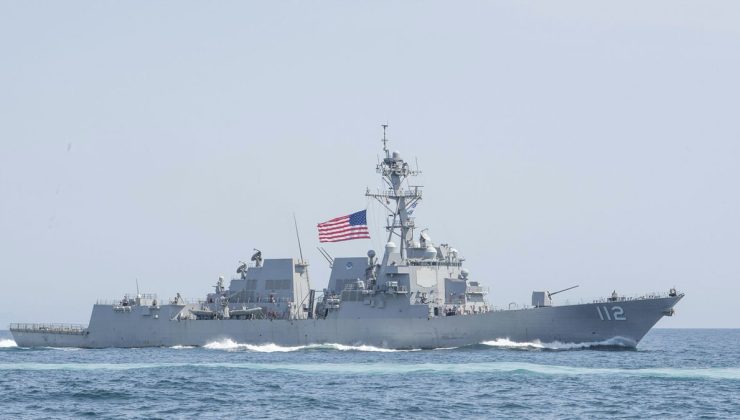 Savaşın başından bu yana bir ilk: ABD savaş gemileri Hürmüz Boğazı’na girdi