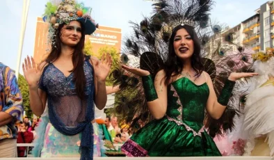 Uluslararası Adana Portakal Çiçeği Karnavalı’ndan renkli görüntüler