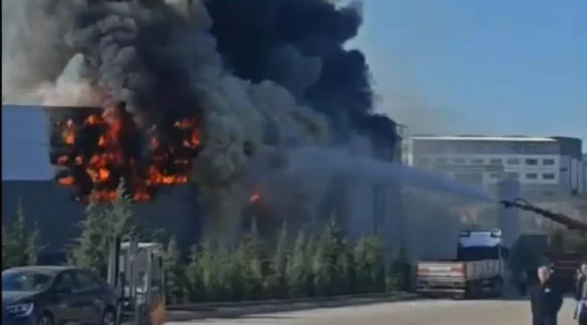 Ankara’da boya fabrikasında yangın: İşçiler tahliye edildi