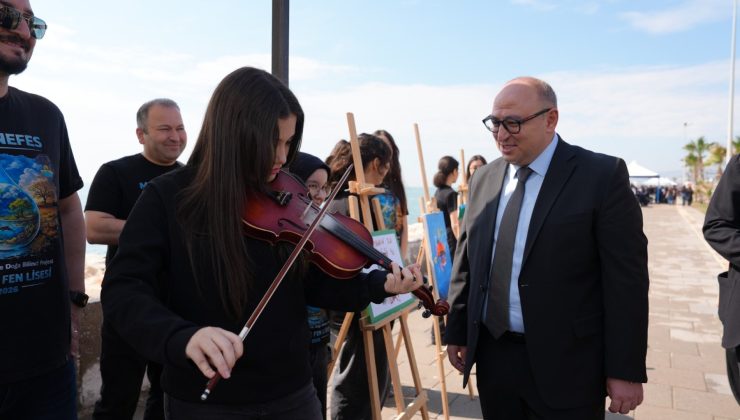 Mersin’de Yüzlerce Öğrenci Su Seferberliği İçin Buluştu