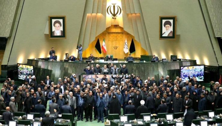 İran’da ABD görüşmeleri üzerinden muhafazakar medya arasında polemik