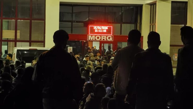 Okul saldırısı sonrası aileler, geceyi hastane morgunun kapısında geçirdi