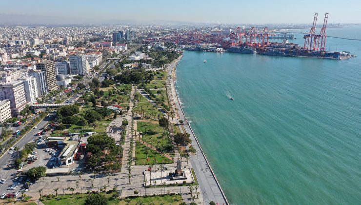 Mersin bir deniz, bir liman ve bir plaj şehriydi…