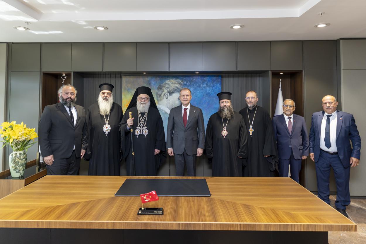Antakya ve Tüm Doğu Rum Ortodoks Patriği 10. Yuhanna Yazıcı ve Beraberindeki Heyet Başkan Seçer’i Ziyaret Etti