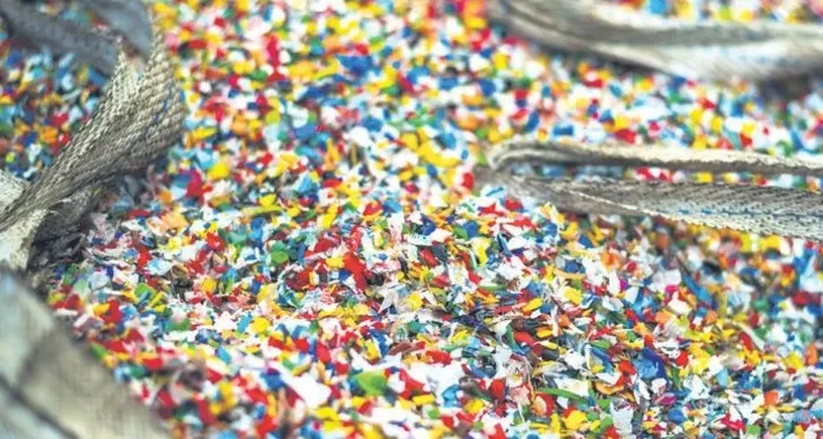 Mikroplastikler sinsice vücudumuzu zehirliyor