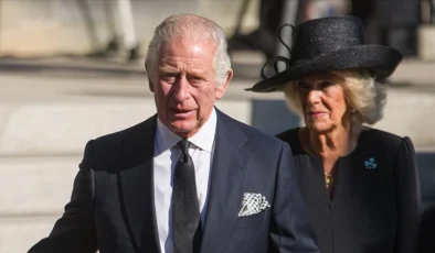 ABD Başkanı Trump, İngiltere Kralı 3. Charles’ı resmi törenle karşıladı