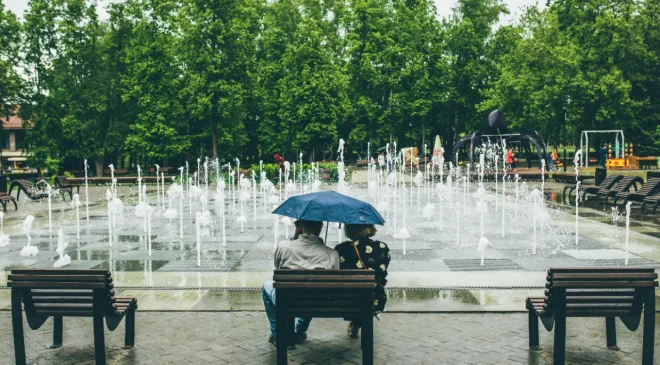Bir yanda bahar sıcaklığı, diğer yanda afet riski: Kuvvetli yağış ve fırtına hangi illeri vuracak?