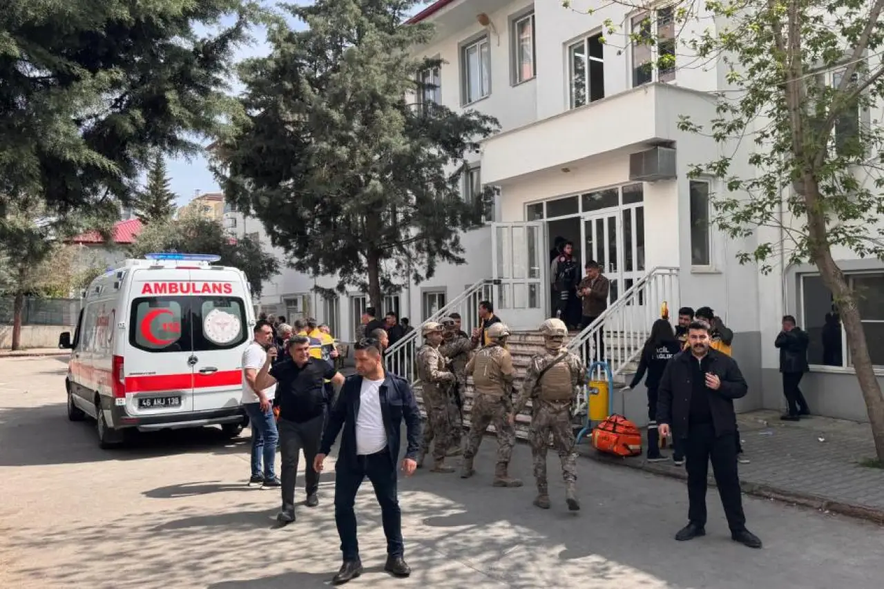 Maraş’taki okula silahlı saldırı: Saldırıyı gerçekleştiren öğrencinin babası tutuklandı