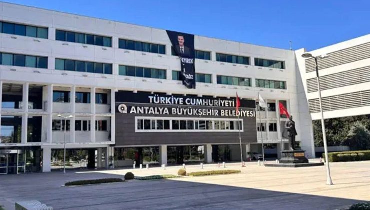Antalya Büyükşehir Belediyesine operasyon: 25 gözaltı